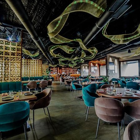 New Port - Premium Floating Aparthotel Cracovia Esterno foto