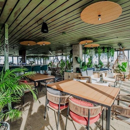 New Port - Premium Floating Aparthotel Cracovia Esterno foto