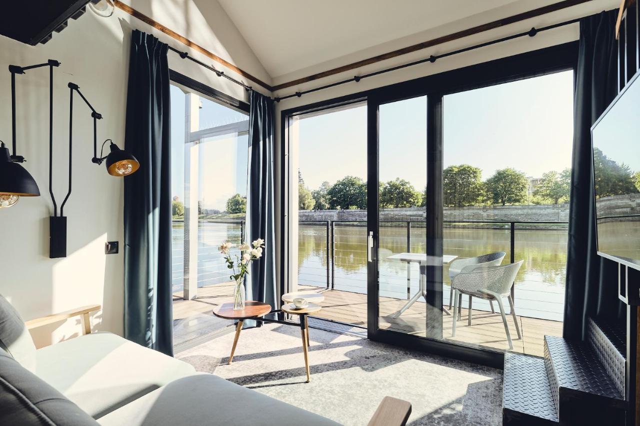 New Port - Premium Floating Aparthotel Cracovia Esterno foto