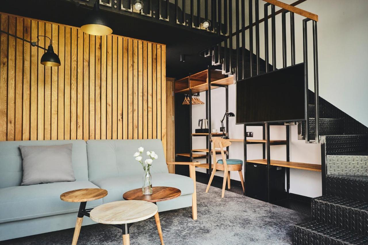 New Port - Premium Floating Aparthotel Cracovia Esterno foto