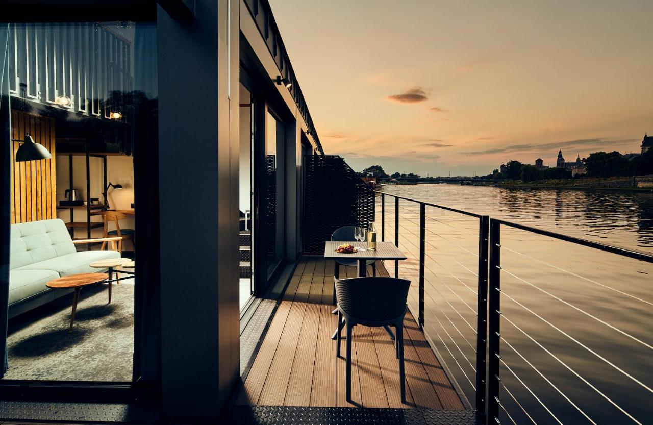 New Port - Premium Floating Aparthotel Cracovia Esterno foto