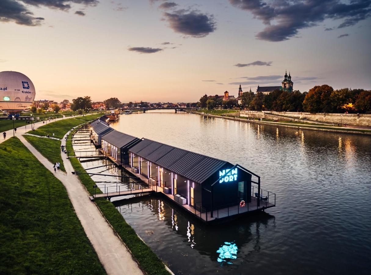 New Port - Premium Floating Aparthotel Cracovia Esterno foto