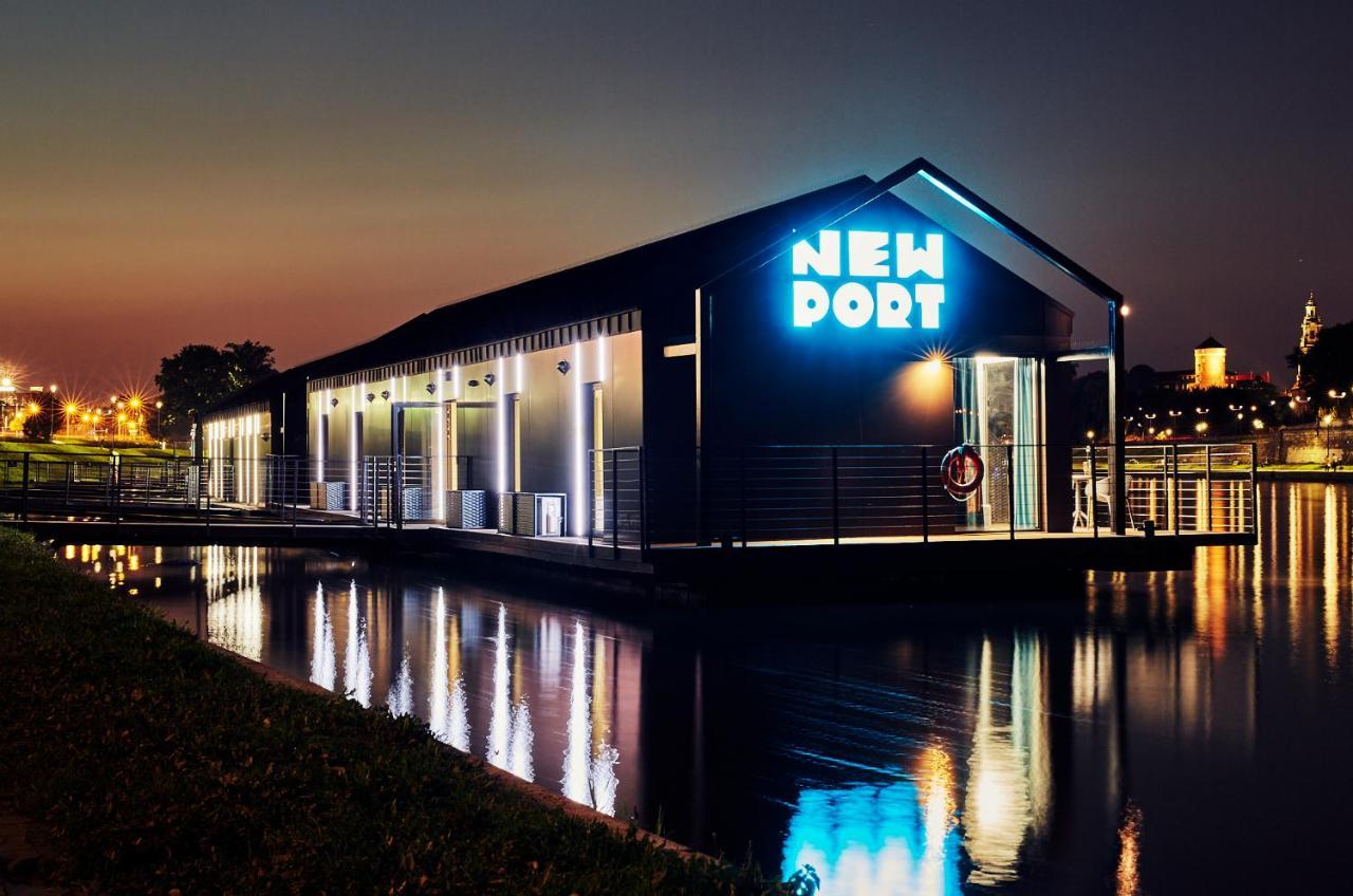 New Port - Premium Floating Aparthotel Cracovia Esterno foto