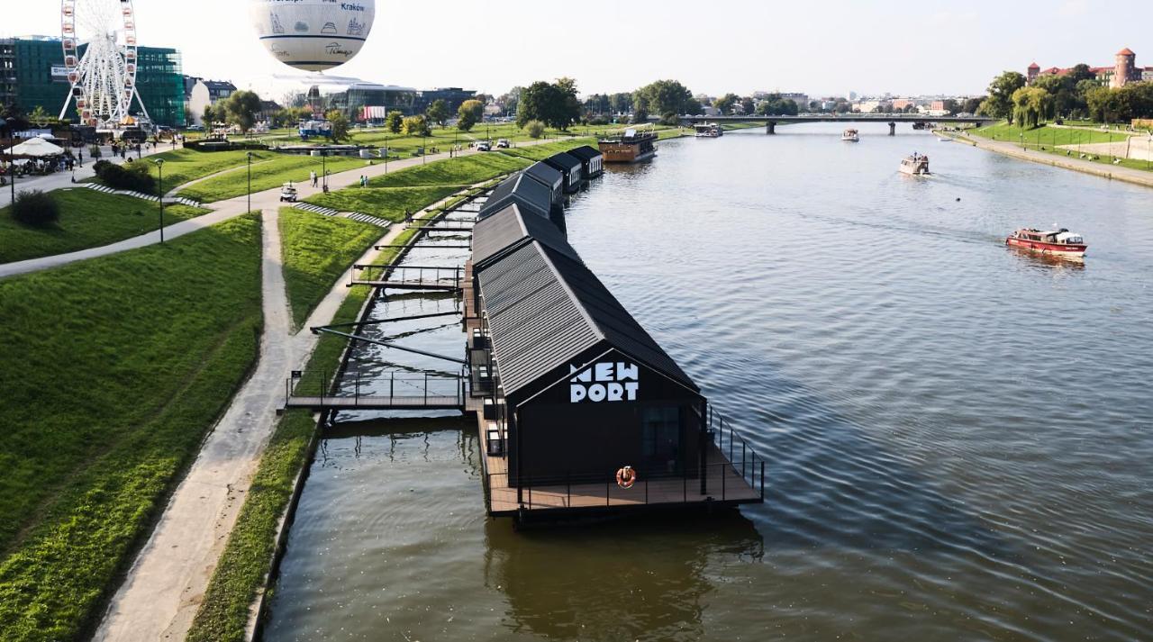 New Port - Premium Floating Aparthotel Cracovia Esterno foto