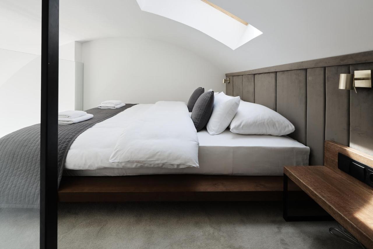 New Port - Premium Floating Aparthotel Cracovia Esterno foto