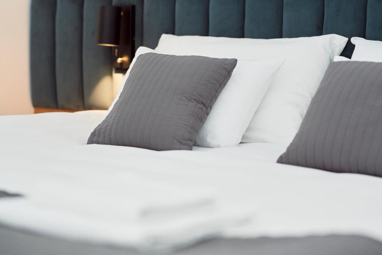 New Port - Premium Floating Aparthotel Cracovia Esterno foto